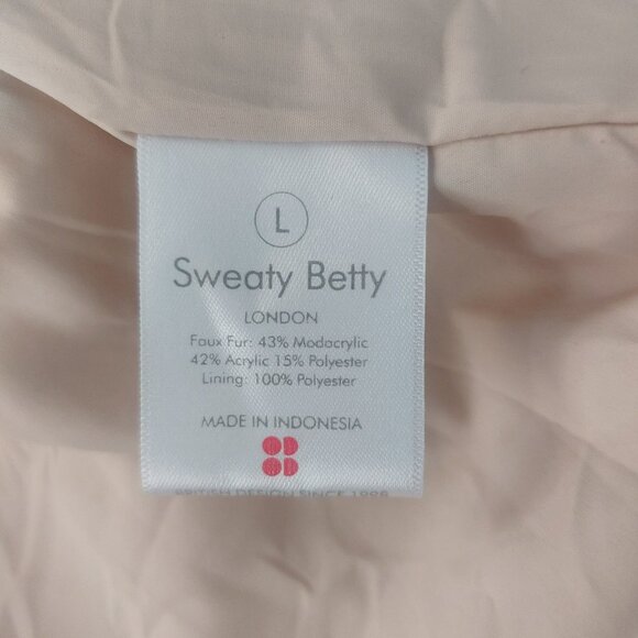 Sweaty Betty Faux Fur Hooded Vest Large Sleeveless Hoodie Cream Cozy Winter EUC - Picture 8 of 13